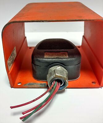 Clipper 634-DA Foot Pedal with a Linemaster 522-B14 Guard
