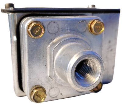 Barksdale E1H-R90 125/250/480VAC or 125/250VDC 15 A 6-90 psi Pressure Switch