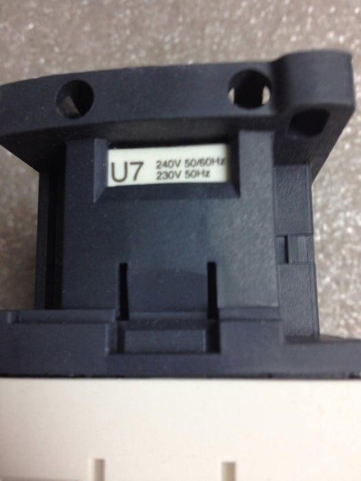 Telemecanique CAD50U7 Control Relay