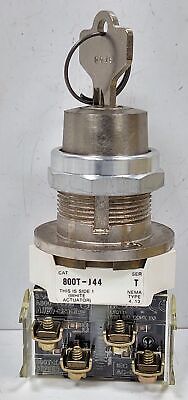 Allen-Bradley 800T-J44A Selector Switch with Standard Key D018