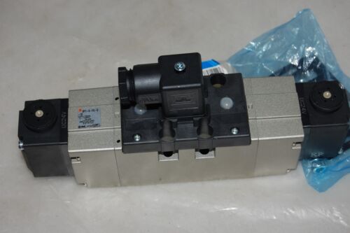 SMC VP7-8-FG-D-3Z Double Solenoid Valve