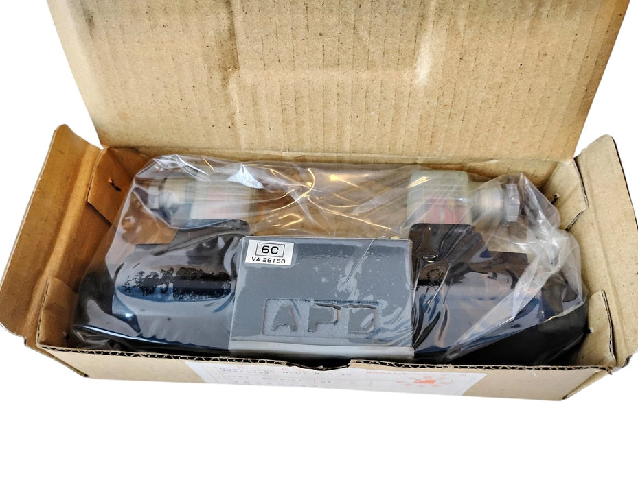 Tokimec DG4V-3-6C-M-U7-H-7-52 24 V DC Hydraulic Directional Control Valve