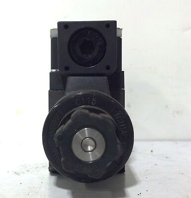 Nachi SS-G01-C6-R-C115-E31 110/115 V AC Hydraulic Directional Control Valve