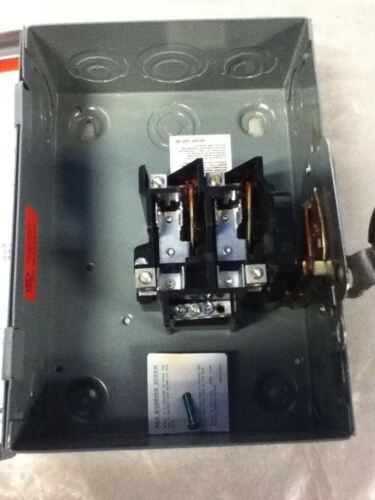 Square D D221N 30 A 240 V 2 P Fused Safety Switch - No box