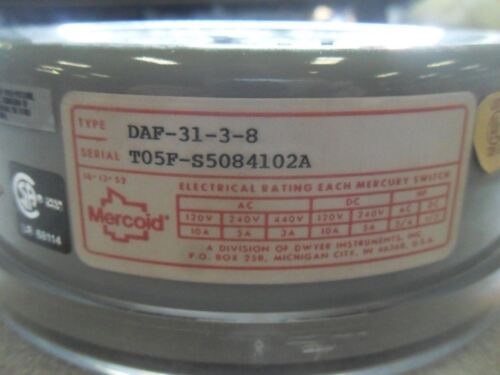 1 MERCOID CONTROLS DAF-31-3-8 PRESSURE SWITCH