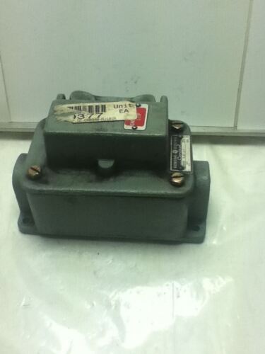 GE 2940AJ201A PUSHBUTTON STATION