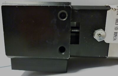 Graco 243482 Series A09A Air-Operated Dispensing Valve