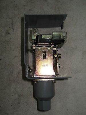 Allen-Bradley 836-C4AX201 NEMA 1 Pressure Switch