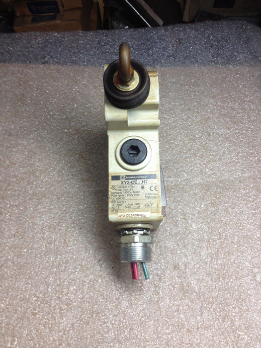 TELEMECANIQUE XY2-CE2A296H7 CABLE PULL SWITCH