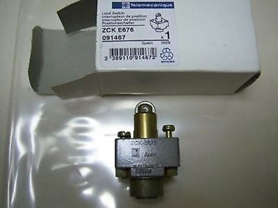 Telemecanique Limit Switch ZCK E6767 Plunger Head 4490