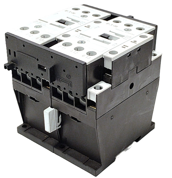 Eaton DIULM17/21 XTCE018C01 110/120 V 17 A Reversing Contactor