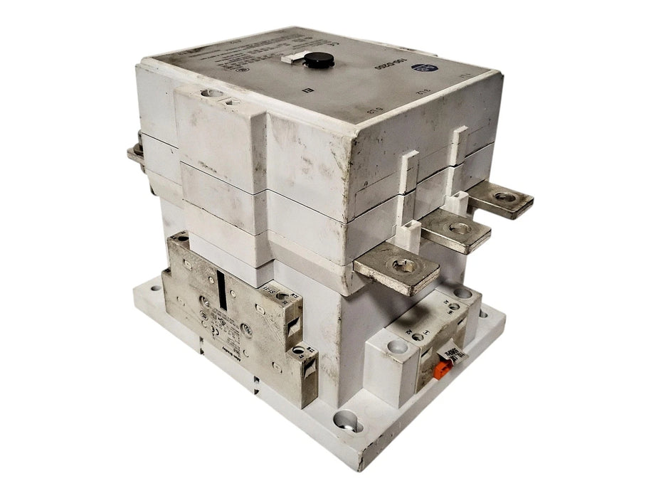 Allen-Bradley 100-D250ED11 110/130 V AC 250 A 3-Pole Non-Reversing IEC Contactor