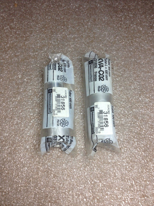 2 Telemecanique XVAC02 Stach Light Tube