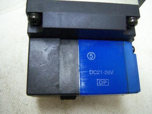 SMC VSS8-8-FIG-D-3EZ-V1 Solenoid Valve with 21-26 V Coil
