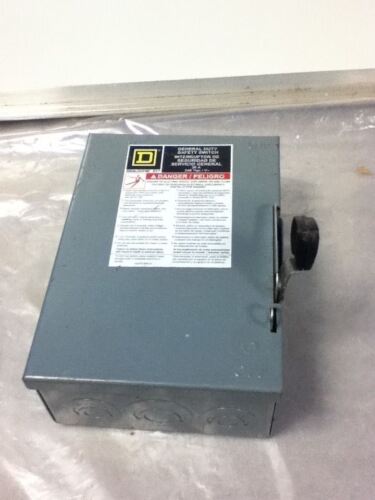 Square D D221N 30 A 240 V 2 P Fused Safety Switch - No box