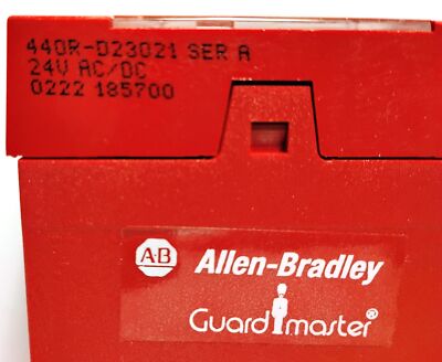 Allen-Bradley 440R-D23021 24 V AC/DC Safety Relay