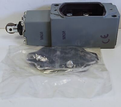 Allen-Bradley 802T-D1 Ser D Roller Plunger Limit Switch