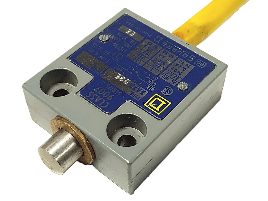 Square D 9007XA7309E 120 VDC/240 VAC 0.5 A Plunger Style Limit Switch