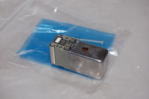 SMC V212-5 Pilot Valve Assembly