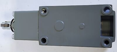 Allen-Bradley 802T-D1 Ser D Roller Plunger Limit Switch