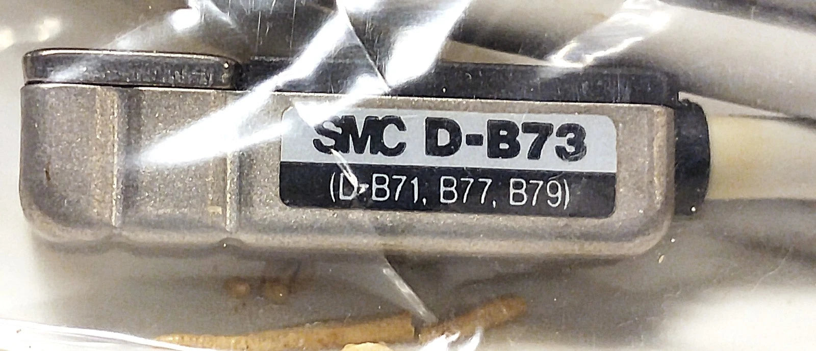 SMC D-B73 24 V DC Reed Switch w/ Indicator Light