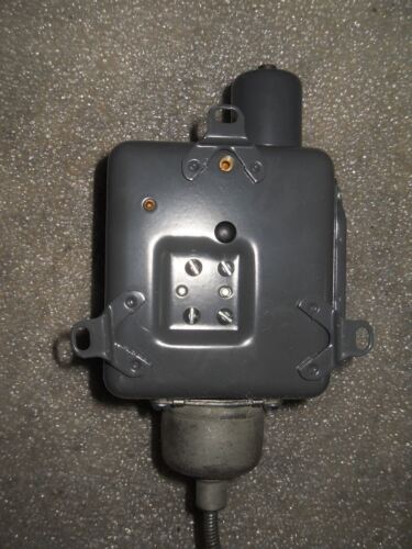 1 Honeywell L456A 1008 TEMPERATURE CONTROLLER