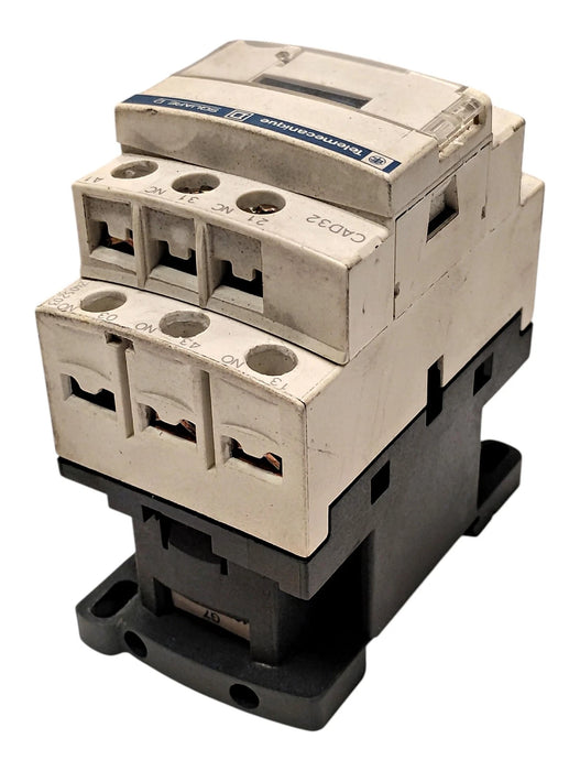 Schneider Electric CAD32G7 600 V 10 A Control Relay w/ 120 V AC Coil