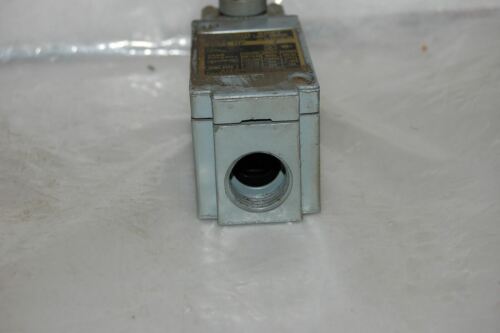 Allen-Bradley LIMIT SWITCH 802T-HP