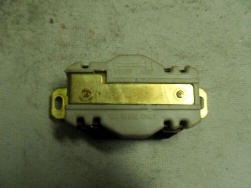 Hubbell 2420A RECEPTACLE