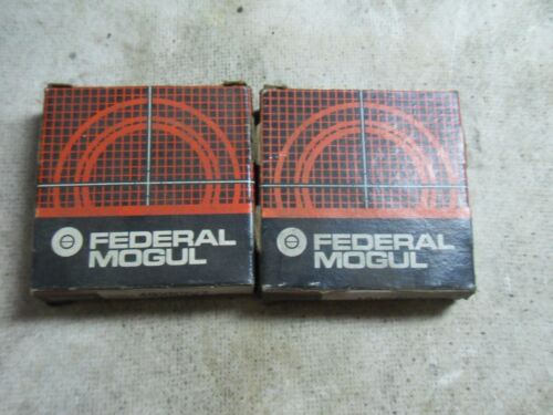 2 Federal Mogul 40X52X7 Oil Seals