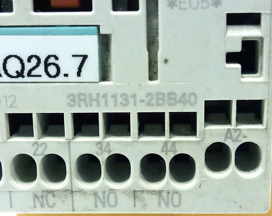 Siemens 3RH1131-2BB40 600 V 10 A Control Relay w/ 24 V DC Coil