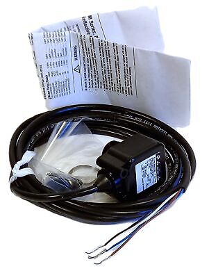 Eaton E65-SMSD200-HL 10-30VDC Photoelectric Proximity Sensor