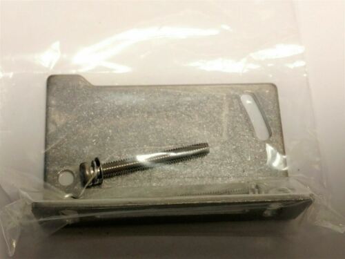 2 IFM EfectorE20874 Mounting Bracket for Position Sensors