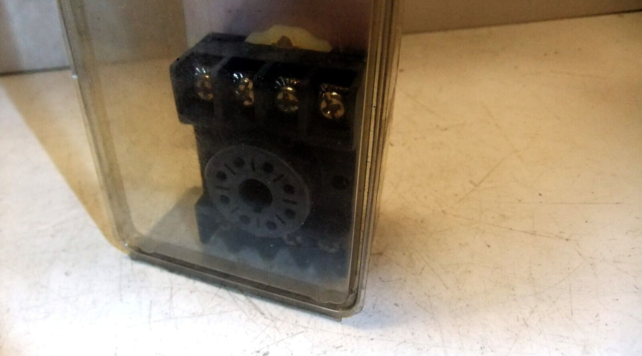 Red Lion 8 Pin Base SKTDIN00