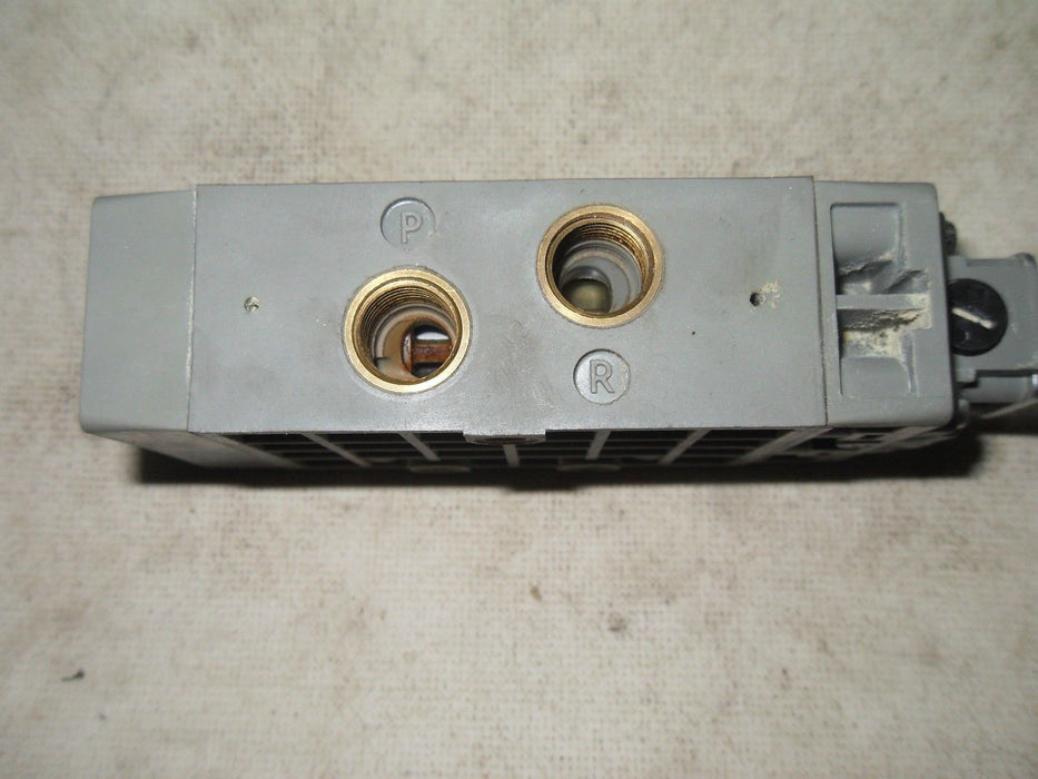 Bosch 0 820 018 991 DR1/4 EL.R.RE.3/2 NF Valve