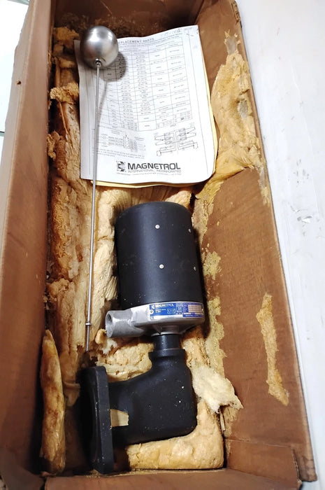 Magnetrol T57-1E3C-EEH 120/240 V AC 250 PSI Side-Mounted Liquid Level Switch