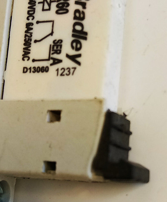 Allen-Bradley 700-HLT1U1 Ser A Terminal Block Relay w/ Surge Suppression