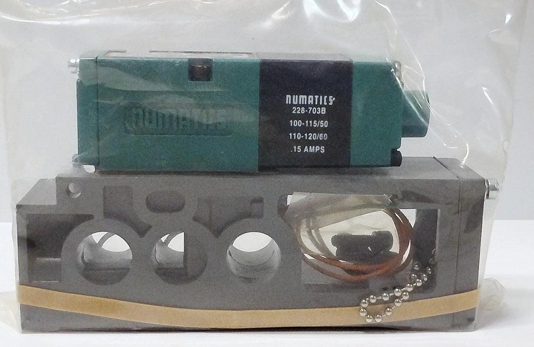 Numatics 081SA415K000030 150 psig Solenoid Valve w/ 100-120VAC Coil and Manifold