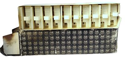 Allen-Bradley 1492-CE9 600 V AC/DC 10 A 10-22 AWG Terminal Block w/ Wire Clamp