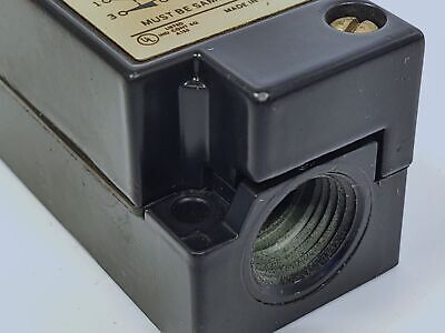 GE CR215G1A12 Watertight / Oiltight Rotary Limit Switch