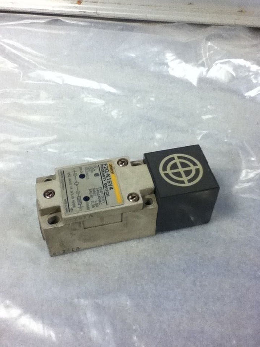 OMRON E2Q-N15Y4 PROXIMITY SWITCH