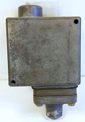 Barksdale E1H-H90 125/250/480 V AC 10 A 3-90 psi Pressure Switch