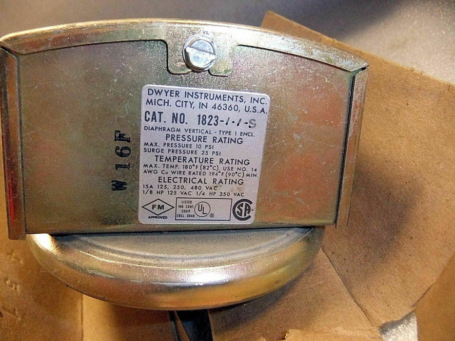 Dwyer 1823 Pressure Switch 1823-/-/-S
