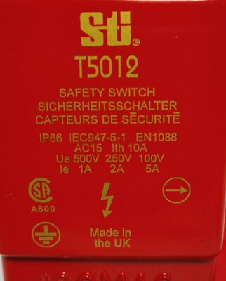 Omron 44500-0010 100/250/500 V 10 A Safety Interlock Switch W/ Key