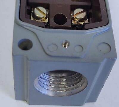 Allen-Bradley 802T-P Air Actuated Limit Switch