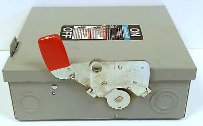 Siemens GF321N 240 V 30 A Fusible Disconnect Switch in a NEMA 1 Enclosure