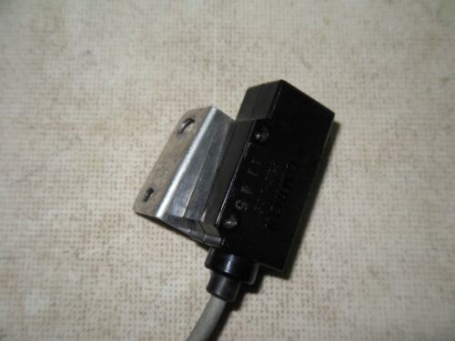1 OMRON E3S-DS5 PHOTOELECTRIC SWITCH