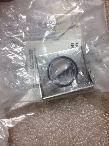 Allen-Bradley 800E-AML1 Lock Attachment for Mushroom Style Push Button