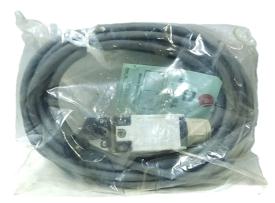 Klockner-Moeller AT11-1-I 230 V AC 6 A Roller Plunger Limit Switch