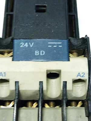 Telemecanique LP1-D0910BD 023360 600 v AC 9 A Contactor w/ 24 V DC Coil